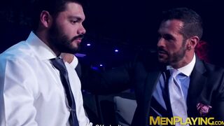 Executives enjoy wet blowjobs and analpounding at the club