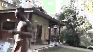 Morena gostosa do rabão fudendo com os dotados