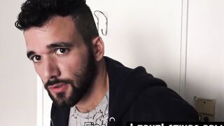 After a blowjob a bearded beginner enjoys raw drilling