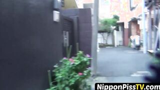 Japanese ladies are letting waterways of their piss on roads