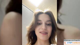 AngelAri Online porn shows at stripTango