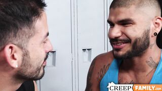 Homosexual stepcousins Cesar Rossi and Helloojose experimented on their asses