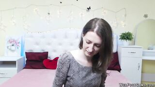 Babe stips off and flashes bra on private webcam show