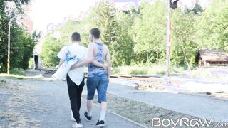 Attractive twink Taylor Mason raw barebacks BF Ollie Barn