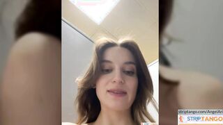 AngelAri Online porn shows at stripTango