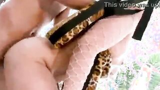 Morena gostosa do rabão fudendo com o dotado