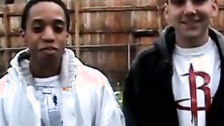 Short haired cihick gets her pussy fucked while sucking BBC