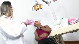 Loirinha gostosa do rabão fudendo com o negão dotado