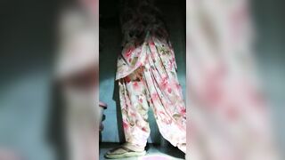 Bajaru aurat ki video