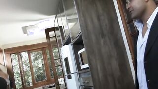 Loirinha gostosa do rabão fudendo com o negão dotado