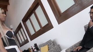 Loirinha gostosa do rabão fudendo com o negão dotado