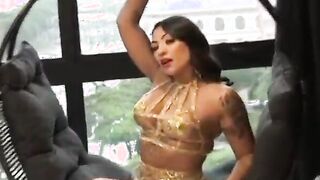 Morena gostosa do rabão fudendo com o dotado