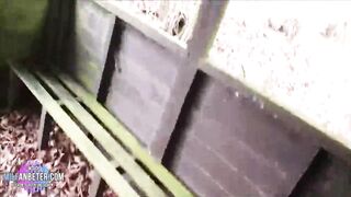 Outdoors Doggy Style Finish ueber meinem Mantel