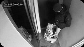 Concealed camera - wifey blown the postman while hubby into