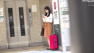 HAWA-305 Deriheru Hitodzuma (Sumire-san 30 years old) to Daigakusei