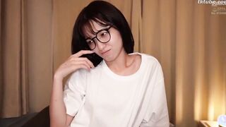 HAWA-305 Deriheru Hitodzuma (Sumire-san 30 years old) to Daigakusei