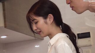 HAWA-305 Deriheru Hitodzuma (Sumire-san 30 years old) to Daigakusei