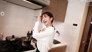 HAWA-305 Deriheru Hitodzuma (Sumire-san 30 years old) to Daigakusei