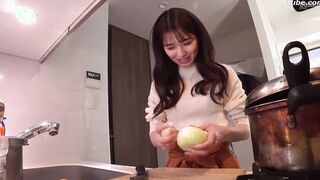 HAWA-305 Deriheru Hitodzuma (Sumire-san 30 years old) to Daigakusei