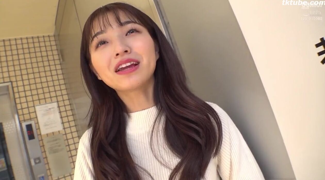 HAWA-305 Deriheru Hitodzuma (Sumire-san 30 years old) to Daigakusei