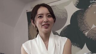 HAWA-311 Deriheru Hitodzuma (Misaki-san 30 year old) to Daigakusei