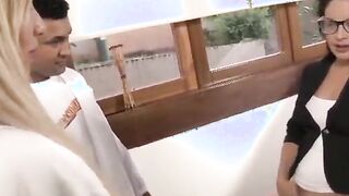 Novinhas gostosas do rabão fudendo com o negão dotado