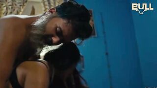 Malkin Sex with Nokar in Badroom
