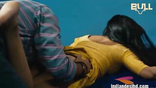Malkin Sex with Nokar in Badroom