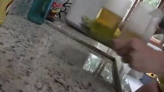 Loirinha gostosa do rabão fudendo com dois negão dotado