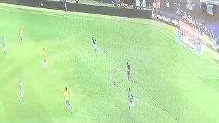 Loirinha gostosa do rabão fudendo com dois negão dotado