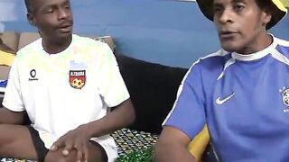 Loirinha gostosa do rabão fudendo com dois negão dotado