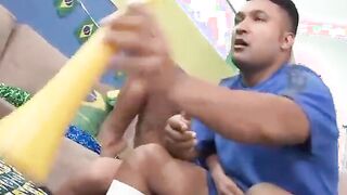 Loirinha gostosa do rabão fudendo com o negão dotado