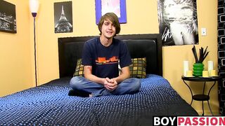 Young butt muncher gives an interview and masturbates solo