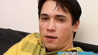 Solo twink amateur Kyle Valasek jizzes in his underwear