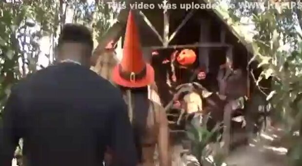 Loirinha gostosa do rabão fudendo com o negão dotado