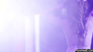 Babe gets fucked on clubing men 220