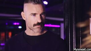 Babe gets fucked on clubing men 220