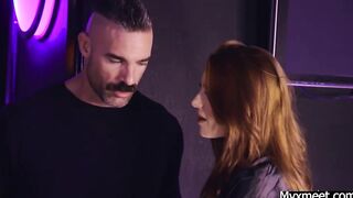Babe gets fucked on clubing men 220