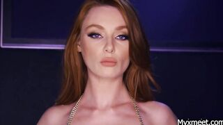 Babe gets fucked on clubing men 220