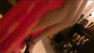Novinha funkeira do rabão fudendo com os dotados