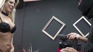 Loirinha gostosa do rabão fudendo com o dotado