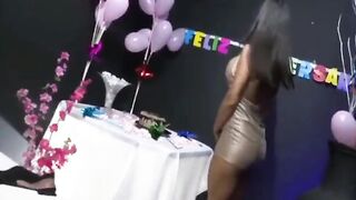 Morena gostosa do rabão fudendo