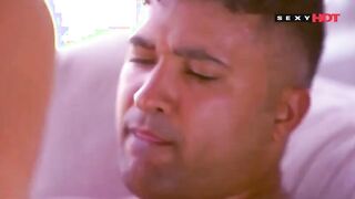 Loirinha gostosa do rabão fudendo com o negão dotado