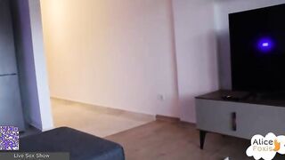 Red-haired girl seduced and fucked the courier