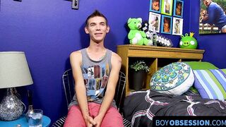 Bentley Ryan a skinny gay man jerked off to cum