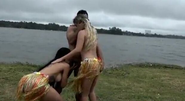 Novinhas gostosas do rabão fudendo com o negão dotado
