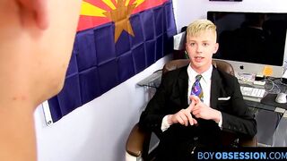 Aaron drooling on Kylers firm dick and taking a ride