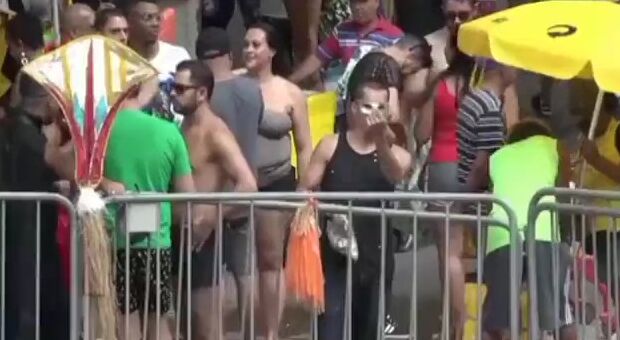 Morena gostosa do rabão fudendo