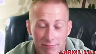Stud shows off his tattooed chiseled body and jerks off hard