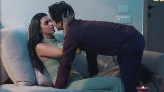 Desi bhabi ki nikalbayi raat bhar chikhe